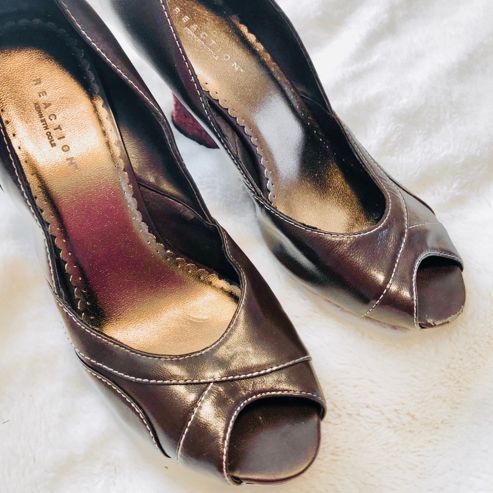 Kenneth Cole Reaction Women’s Peep Toe Wedge Sandals - Picture 2 of 8